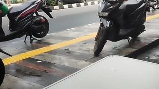 Situasi jalan raya Depok
