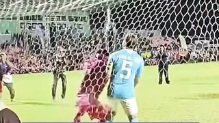 Momen Aneh Di Sepak Bola ????