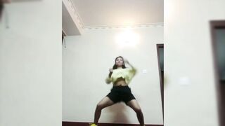 Inndian Girl Kabika Khatri Dance