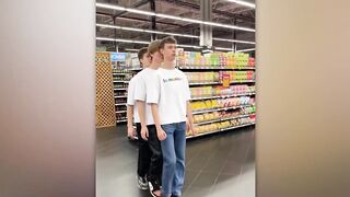 Incredible synchronicity that looks like a glitch in the matrix