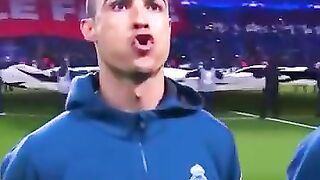 omg ronaldoo check ronaldoo skills.