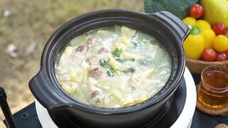 Camping in Winter | Enjoy a delicious and warming meal of pickled bamboo shoot soup and pork belly. Bamboo shoot season is here again.