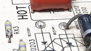 Capacitor Explained in 16