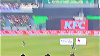 Saim ayub great back to back boundaries