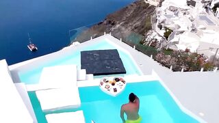 Free luxury lifestyle background video for tiktok -quotes, money, rich lifestyle