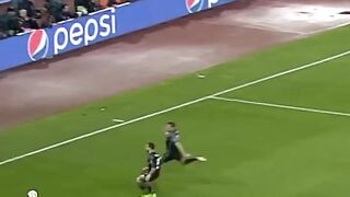 Football : The art defending