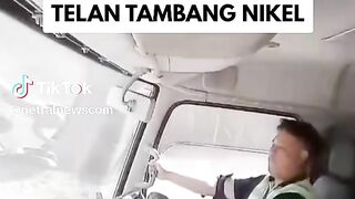 detik detik terjadinya longsor di tambang