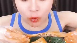 Mukbang goat head part 3