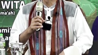 Orang yang Sholat tidak akan menjadikan dirinya merasa lebih hebat