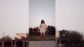 Indian Girl Sakshi Ranaut Dance