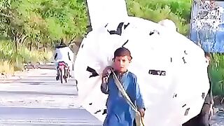 “Would You Dare Try Bagged Gas Cooking? ????????”#dangerous #crazy #wtf #unbelievable #viral