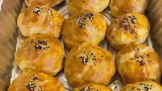 Uzbek tandoori samsa and bread are super