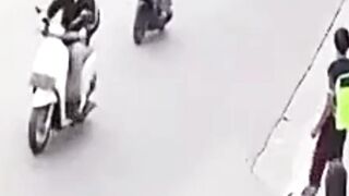 ???? Kecelakaan beruntun di jam sibuk pagi