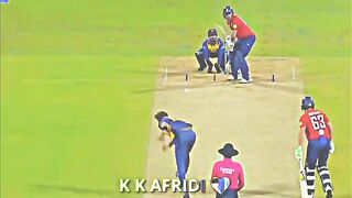 Phil salt hit boundary on 1st ball