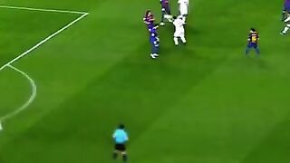 Mesut Ozil crossbar vs Barcelona