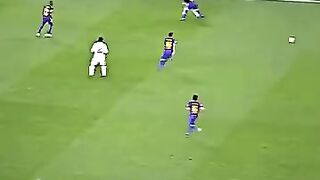 Mesut Ozil amazing crossbar against Barcelona