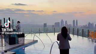 Dubai lovers