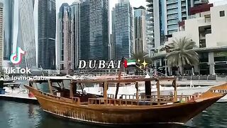 Dubai lovers