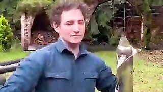 Would you like to try the axe he invented?#foryou #invention #axe ????????????#science #fpy #facts