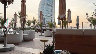 Dubai lovers