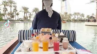 Dubai lovers