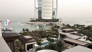 Dubai lovers