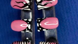 Press on nails