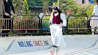 Kesi lg rahi hun guys ???? #sehaaskater #skatingvideos #skatinggirlsehaa #fypp #skatinglovers #sehafam.mp4