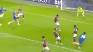 Joao Pedro goal