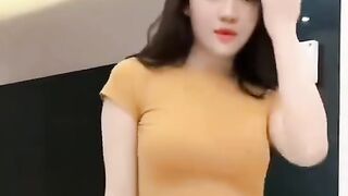 Keberanian bukanlah ketidak-takutan, tetapi kemampuan untuk berdiri meski takut.