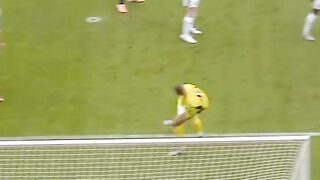 Aksi penyelamatan Jay Idzes