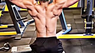 Apni back humesha majboot rakho