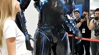 Robot Dikendalikan dari Dalam! Manusia Masuk ke Tubuh Robot Raksasa
