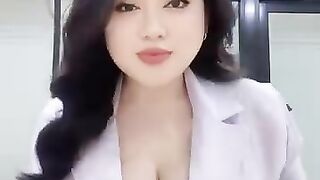 meeting bareng bos hari ini pagi banget