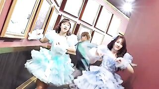 Marsha bersama Freya dan siapa itu ?