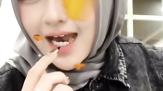 Guru ngaji cantik????????