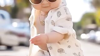 Cute baby cool dance