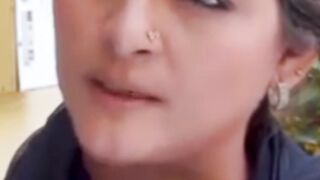 Saare mohalla apko ghundi kehta hae