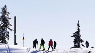 Winter Wonderland in Canada ???????? | Tourists Enjoy Skiing Adventure