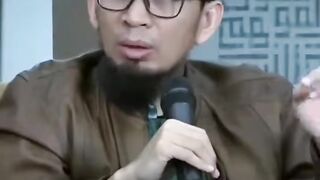 Ustadz Adi Hidayat