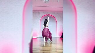 Indian Girl Naysha Khanna Dance