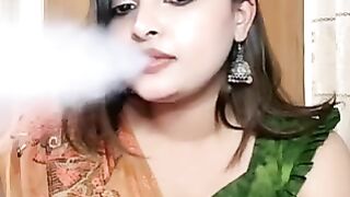 Bangladeshi beautiful item hot girls Linda aki baat hai to Aapka kya Vasta open show