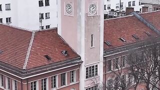 КАКВО ИМА НА СЕВЕРНАТА ФАСАДА НА ЦЕНТРАЛНАТА ПОЩА В СТАРА ЗАГОРА?