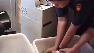 Penampakan Penggeledahan Rumah Zarof Ricar,