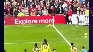 King MU Mencetak gola dari sepak pojok tanpa mengganngu kiper