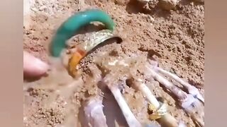 Discovring of old trousers and immence welthy jwellery