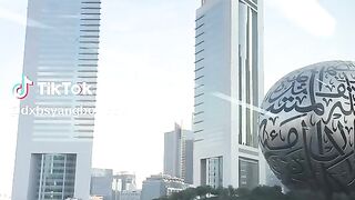 Dubai lovers