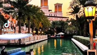 Dubai lovers