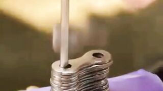 Stubborn Nuts Give Up Instantly! A Quick Trick Using a Wrench and Chain Pin