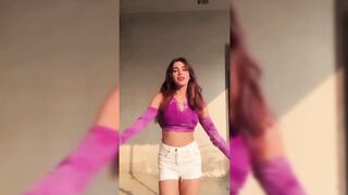 Indian Girl Aynab Zaidi Dance